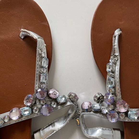 Kenneth Cole Reaction Silver Tone Bejeweled Strappy Sandals Size 6 EUC - Picture 2 of 5